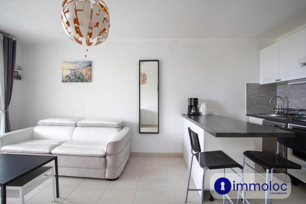 Air-Conditioned Studio With Pool St Laurent Du Var Saint-Laurent-du-Var Extérieur photo