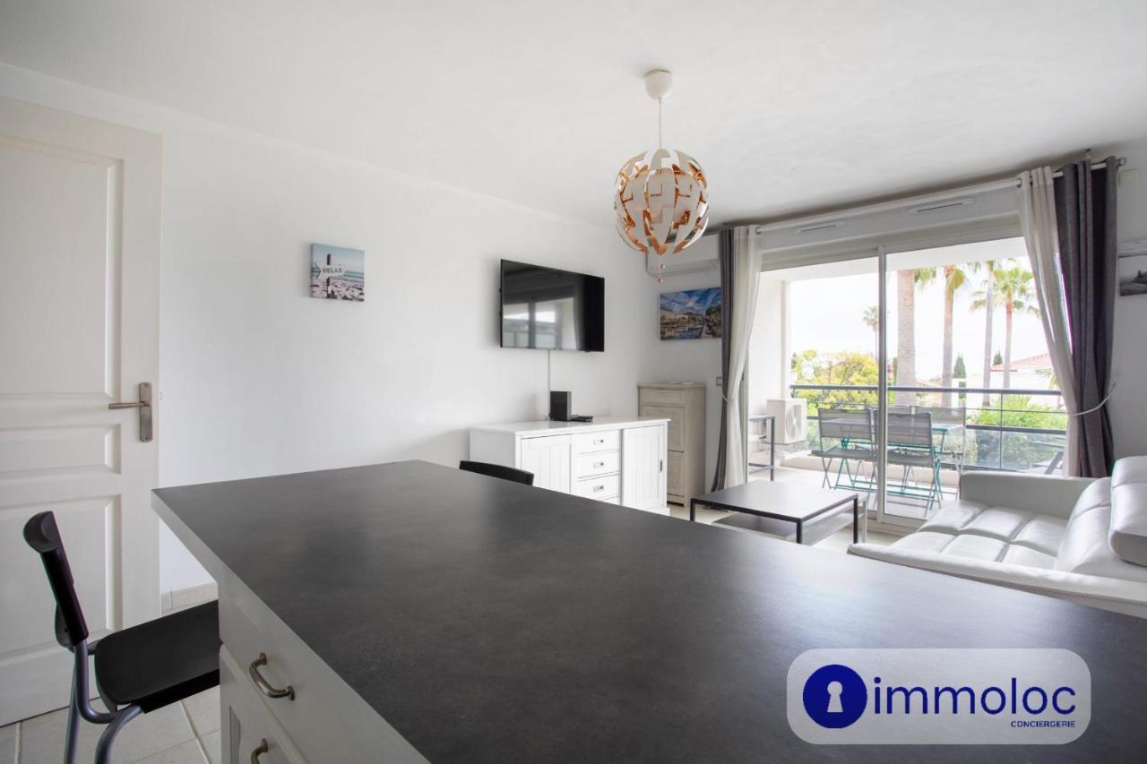Air-Conditioned Studio With Pool St Laurent Du Var Saint-Laurent-du-Var Extérieur photo