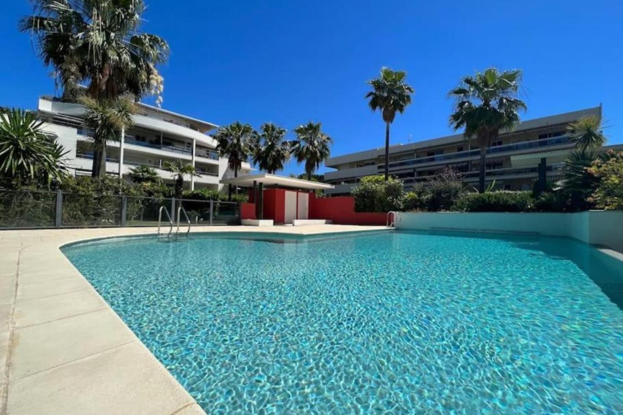 Air-Conditioned Studio With Pool St Laurent Du Var Saint-Laurent-du-Var Extérieur photo